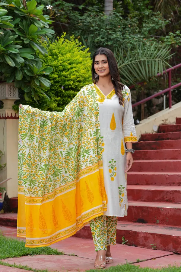 Yellow_Cotton_Floral_Boota_Printed_Kurta_Set_With_Mulmul_Dupatta_For_Women