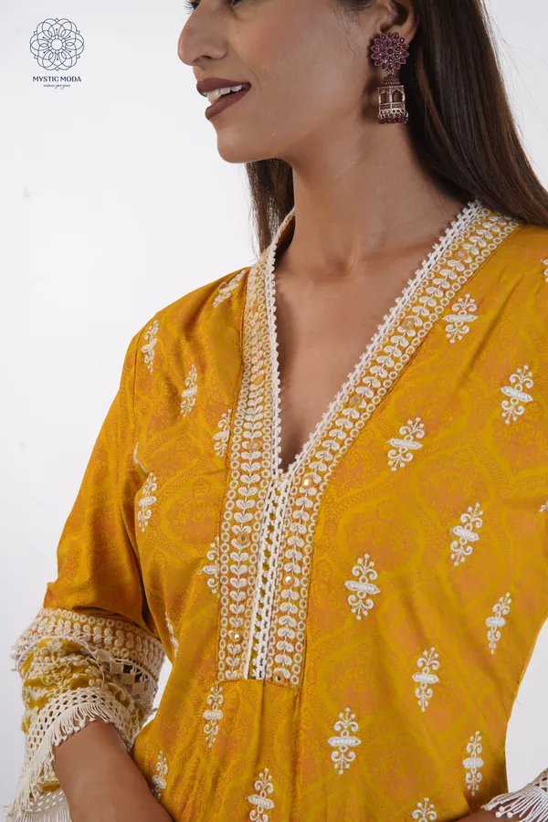 Yellow_Embroidered_Rayon_Salwar_Suit_Set_With_Thread_Work_Elegant_Ethnic_Wear_For_Women