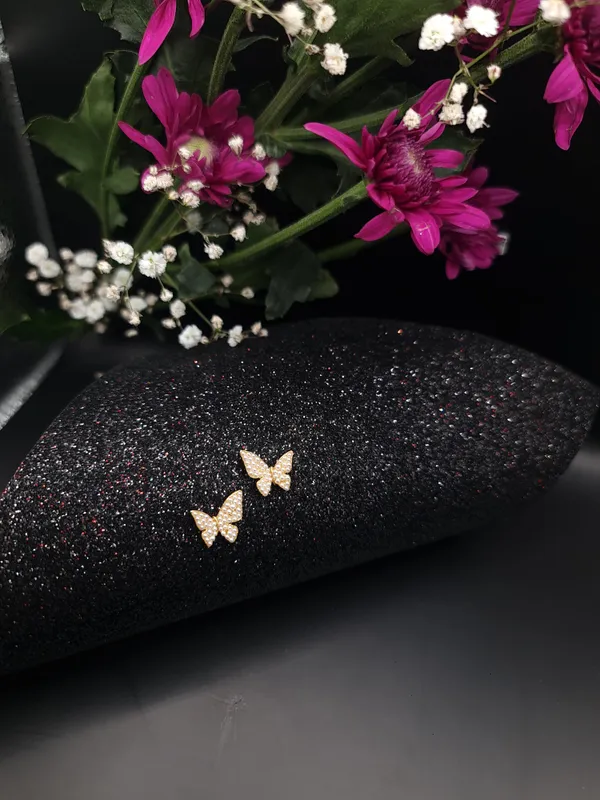 Gold_Elegant_Butterfly_Stud_Earrings