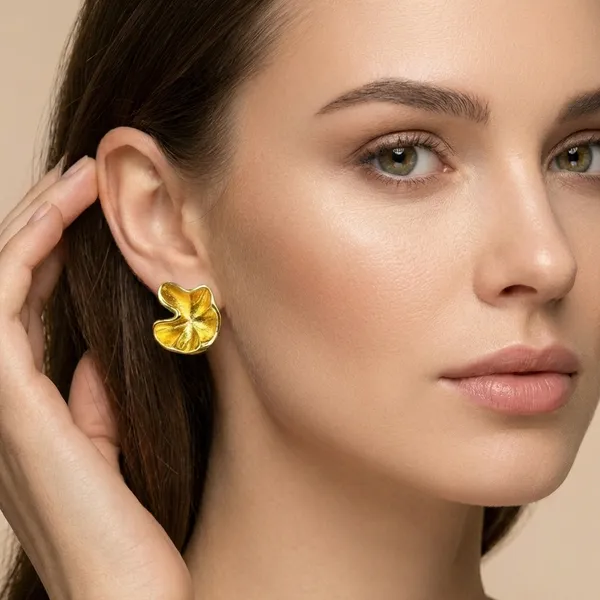 Gold_Flower_Petal_Stud_Earrings