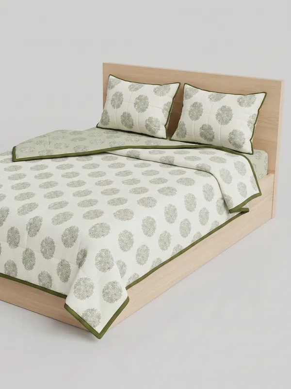 Dohar_Premium_100%_Cotton_Single_Bed_Floral_Medallion_Motif,_All_Season_Reversible_Blanket,_Soft,_Lightweight_And_Breathable_Ac_Dohar/Quilt/Blanket/For_Bed_Off-White