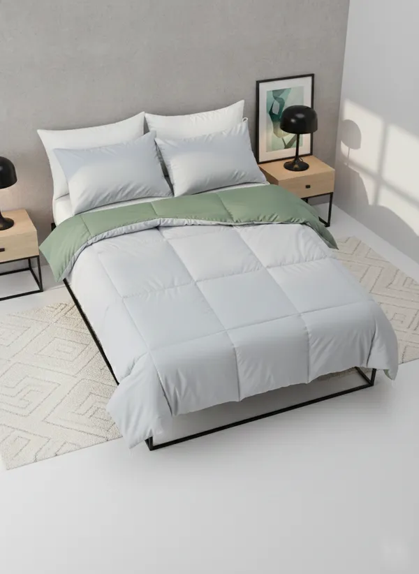 Signature_Reversible_Box-Stitch_singal_Comforter_Premium_Down-Feel_Insert_With_4_Corner_Tabs,_Machine_Washable_(Green_and_Silver)