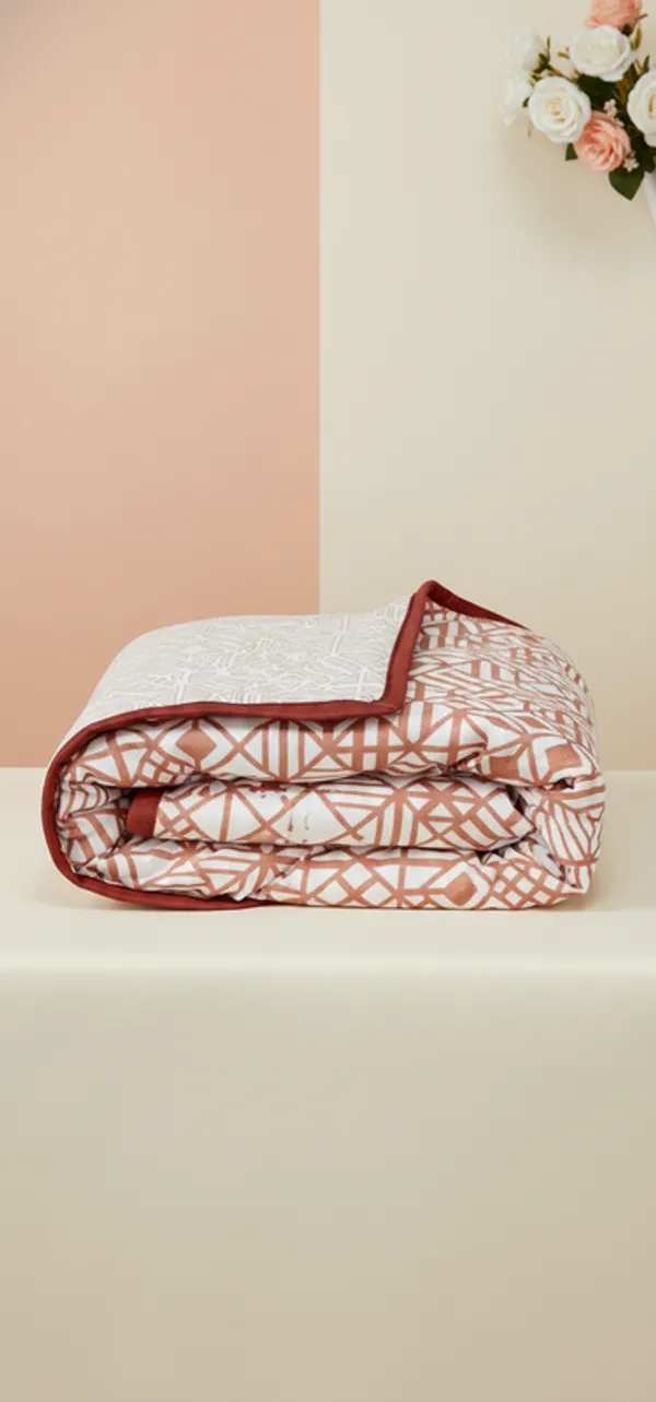 Textured_Geometric_Cotton_Bedding_Set_Double_Bedsheet_Comforter_Lightweight,_Durable_&_Cozy_Ideal_For_Everyday_Use_&_Mild_Winter_,_Peach
