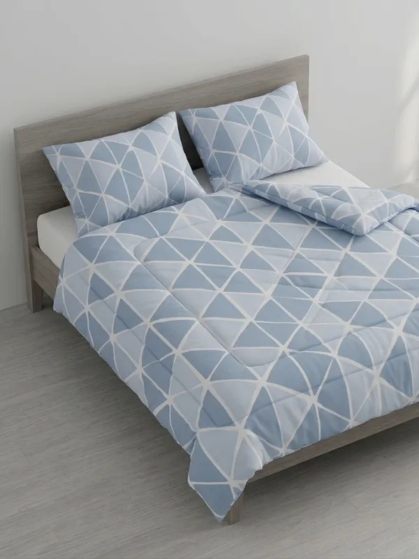 Home_Cent_Signature_Modern_Sky_Blue_Geometric_Single_Bed_Comforter_Set_?_3-Piece_All-Season_Bedding_with_Triangle_Mosaic_Print?Cool_Blue_Geometric_Pattern,_Breathable_All-Season_Comfort._Box-Stitch_Single_Bed_Comforter_?_Premium_Down-Feel_Insert_with_4_Corner_Tabs,_Machine_Washable_(Sky_Blue_Geometic)-230X150_CM-300GSM