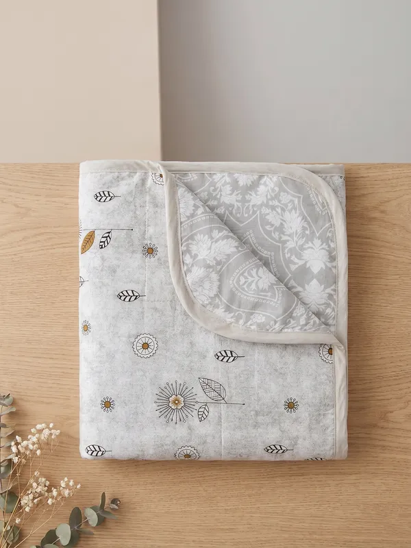 Dohar_Premium_100%_Cotton_Single_Bed_CHORCAL_Grey_Floral_Mandala,_All_Season_Reversible_Blanket,Lightweight_&_Breathable_Blanket_for_Bed_Sofa_AC_Blanket_220x146cm