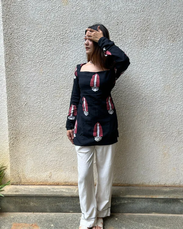 Black_Hand_Block_Printed_Pure_Cotton_Short_Kurti_For_Women