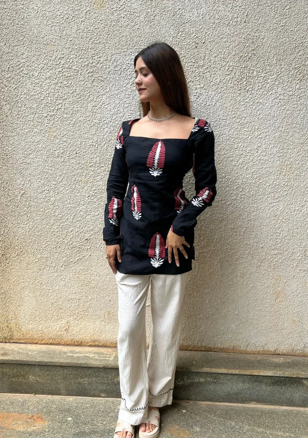 Black_Hand_Block_Printed_Pure_Cotton_Short_Kurti_For_Women