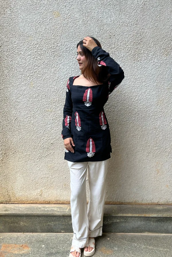 Black_Hand_Block_Printed_Pure_Cotton_Short_Kurti_For_Women