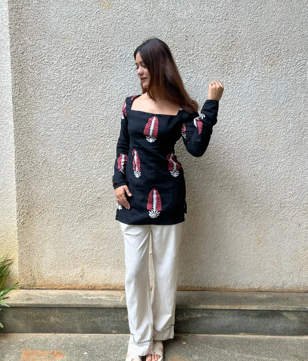 Black_Hand_Block_Printed_Pure_Cotton_Short_Kurti_For_Women