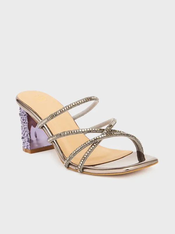 Women_Block_Party_Sandals