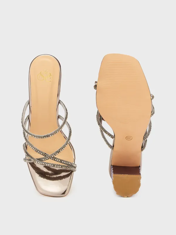 Women_Block_Party_Sandals