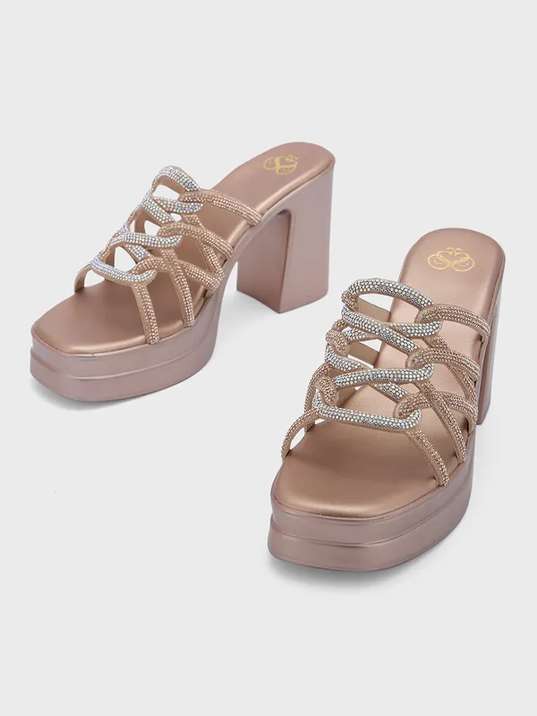 Women_Block_Party_Sandals