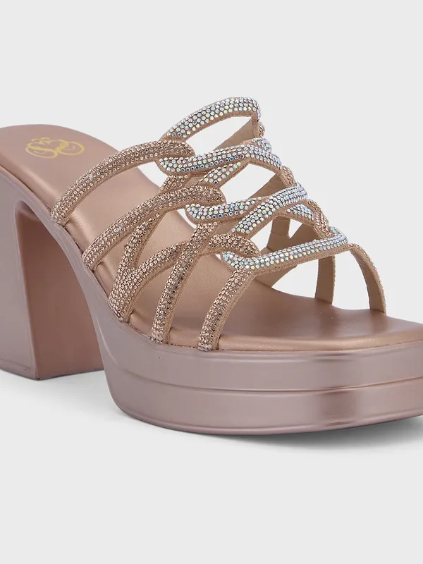 Women_Block_Party_Sandals