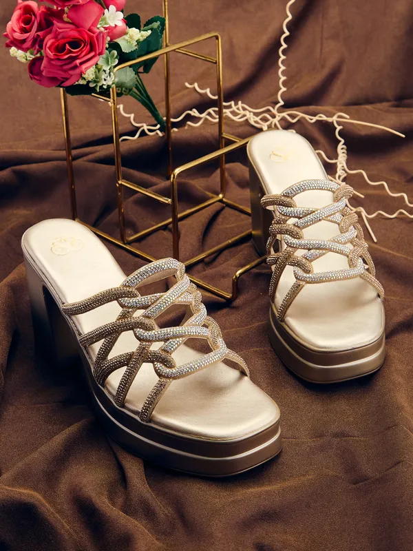 Women_Block_Party_Sandals