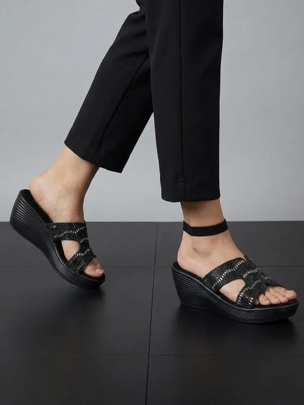 Women_Smart_Casual_Sandals