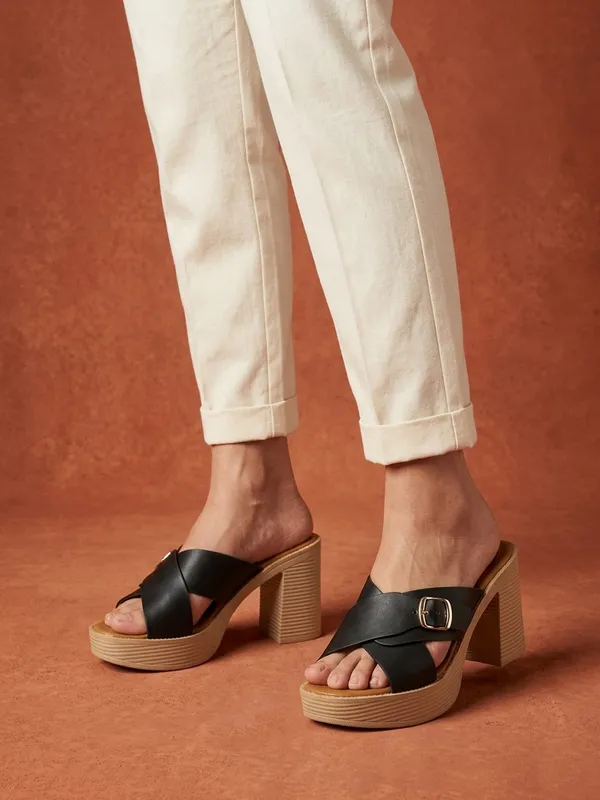 Women_Smart_Casual_Sandals