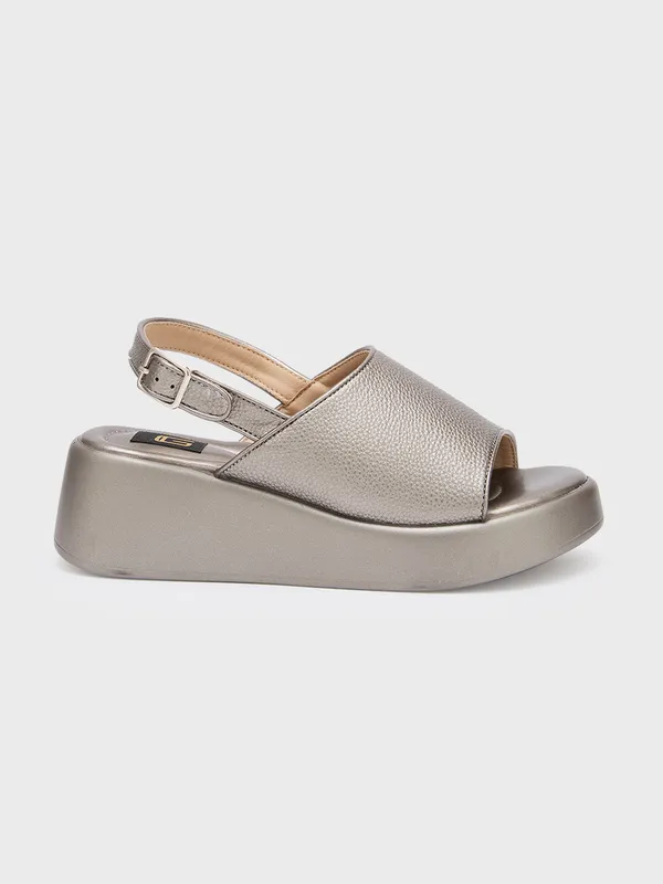 Women_Platform_Smart_Casual_Sandals