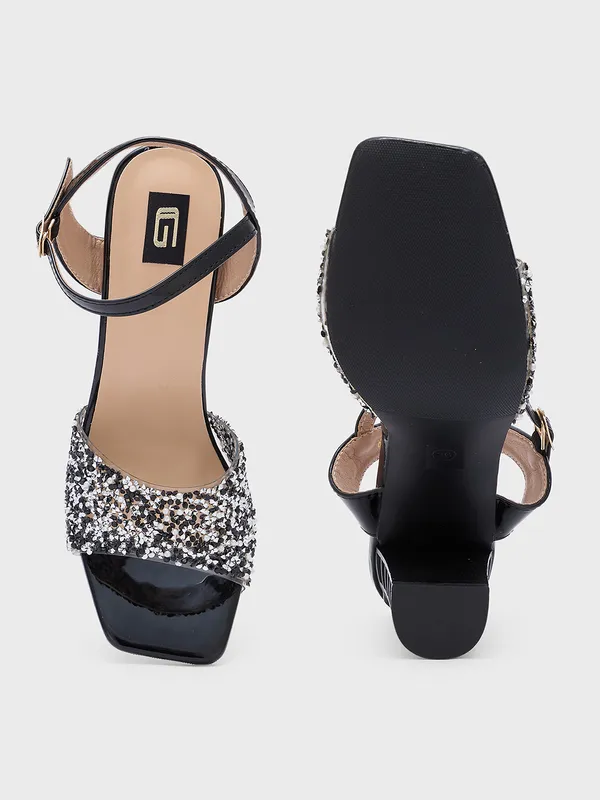 Women_Block_Party_Sandals