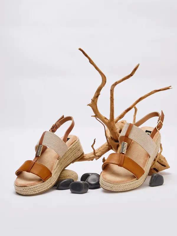Women_Platform_Smart_Casual_Sandals