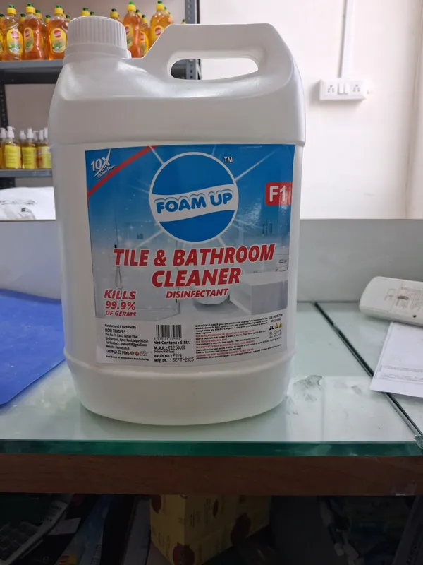 Foam_Tile_And_Bathroom_Cleaner