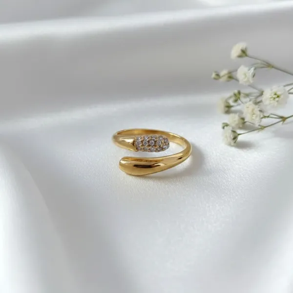 Gold_Alloy_Steel_Premium_Ring_For_Women