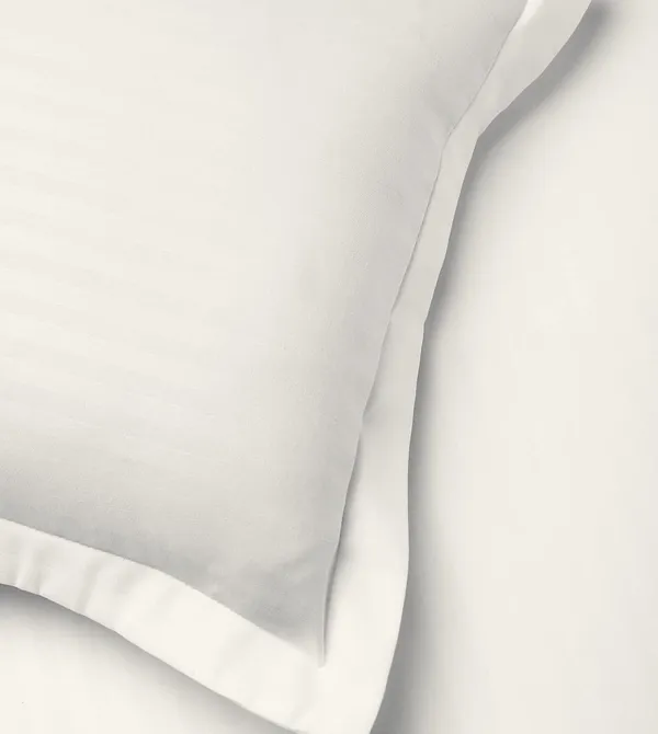 Off_White_Microfiber_Bedsheet_Set_Double_Bed