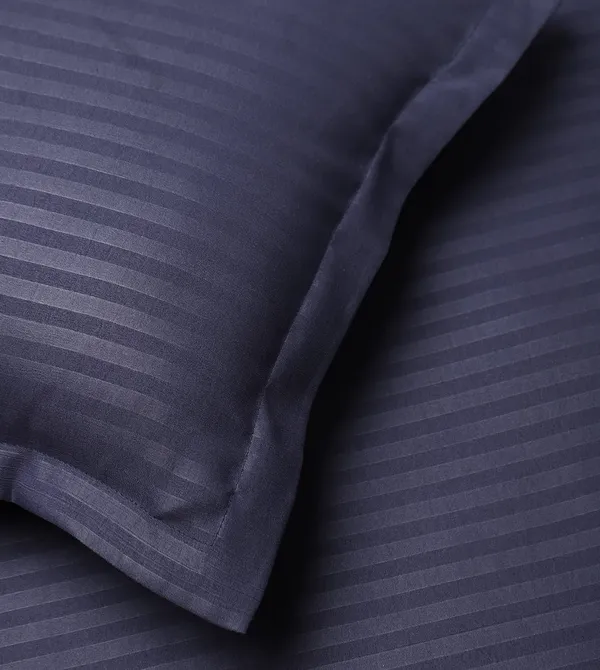 Multicolor_Microfiber_Bedsheet_Double_Bed_With_Pillow_Covers