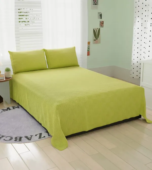 Green_Microfiber_Double_Bedsheet_With_Pillow_Covers
