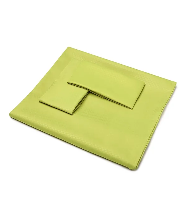 Green_Microfiber_Double_Bedsheet_With_Pillow_Covers