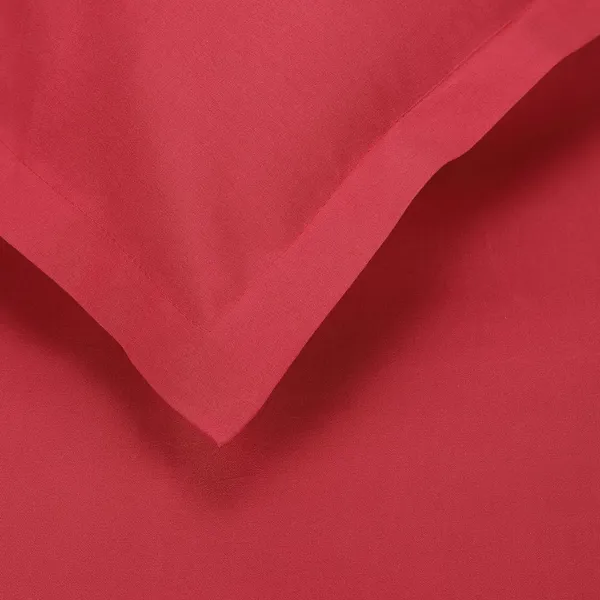 Magenta_Microfiber_Double_Bed_Sheet_With_Pillow_Covers