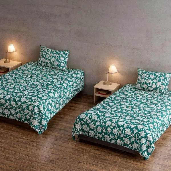 Multicolor_Teal_Microfiber_Single_Bedsheet_With_Pillow_Cover