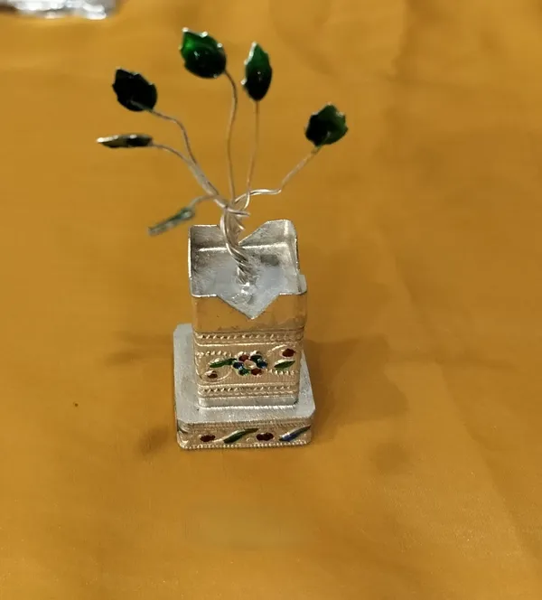Germen_Silver_Tree_Showpiece_With_Green_Stone_Leaves