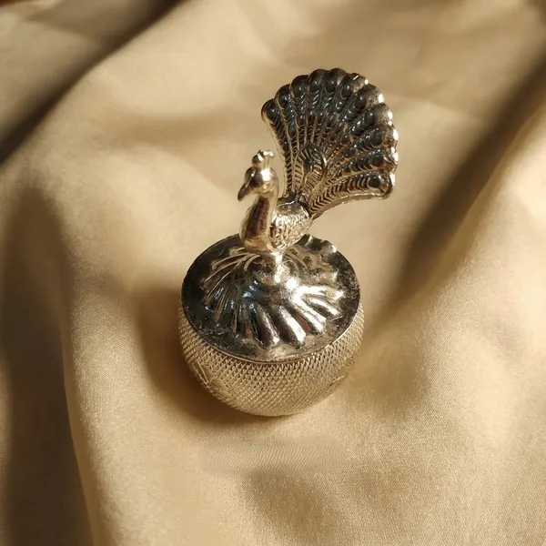 Germen_Silver_Toned_Peacock_Decorative_Kumkum_Box
