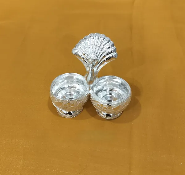 Germen_Silver_Plated_Decorative_Diya_Holder_With_Shell_Design