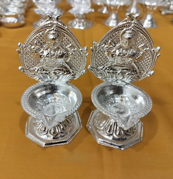 Germen_Silver_Plated_Decorative_Diya_Set_With_Intricate_Peacock_Design