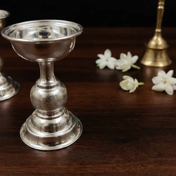 Germen_Silver_Plated_Brass_Decorative_Diya_Lamp_Stand_Set_Of_2