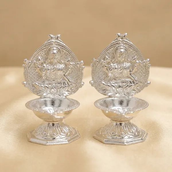 Germen_Silver_Plated_Decorative_Diya_Set_With_Intricate_Peacock_Design
