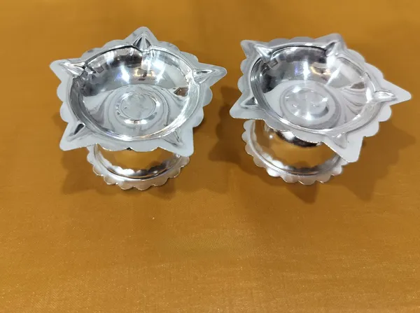 Germen_Silver_Diya_Set_Pack_Of_2_Traditional_Oil_Lamps