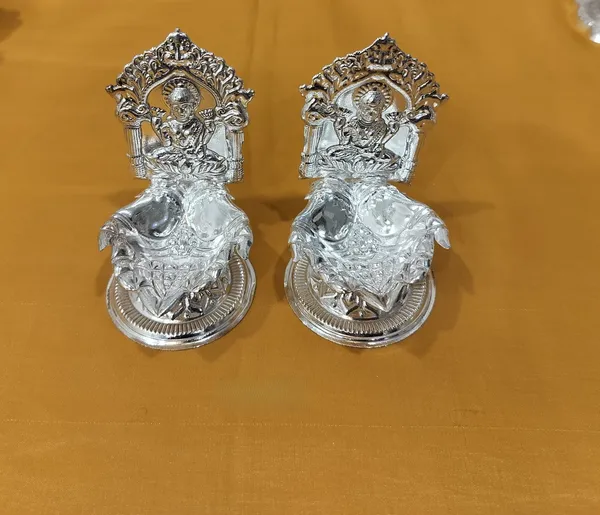Germen_Silver_Plated_Lakshmi_Ganesha_Idol_Set_With_Decorative_Base