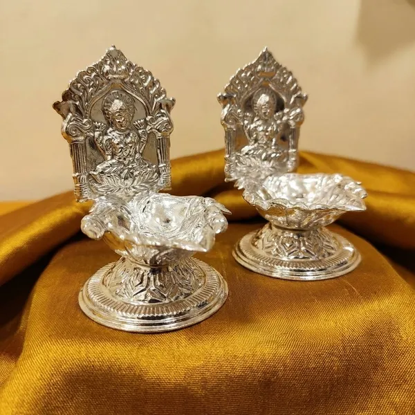 Germen_Silver_Plated_Lakshmi_Ganesha_Idol_Set_With_Decorative_Base