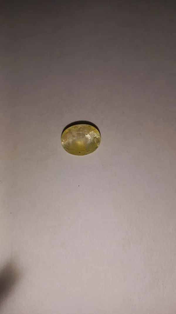 Natural_Yellow_Sapphire_(Pukhraj)__6.50_Carat