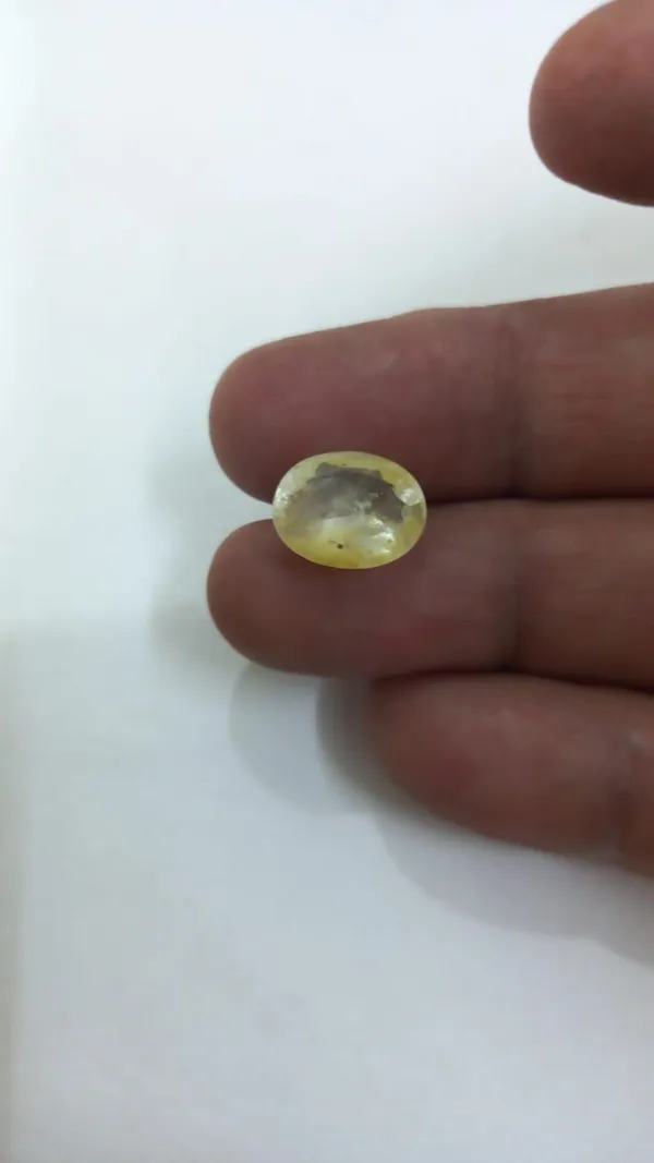 Natural_Yellow_Sapphire_(Pukhraj)__6.50_Carat