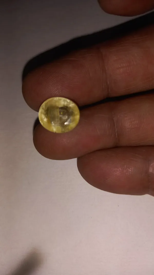 Natural_Created_Yellow_Sapphire_(Pukhraj)__Sava_6_Ratti