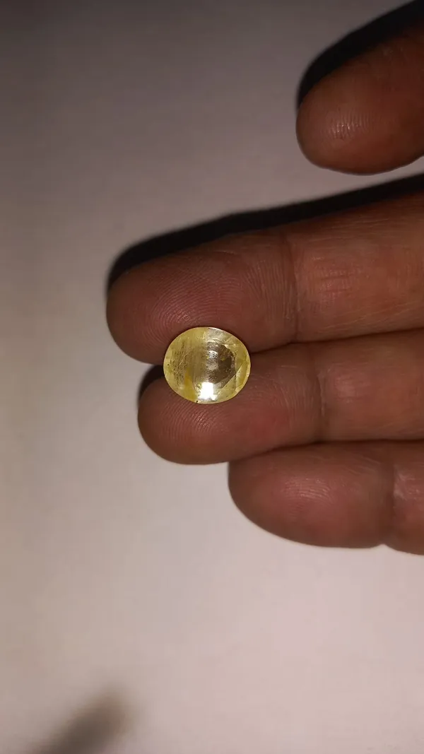 Natural_Created_Yellow_Sapphire_(Pukhraj)__Sava_6_Ratti
