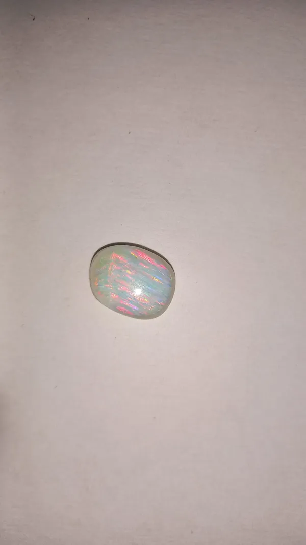 Natural_Created_Opal__5.15_Carat