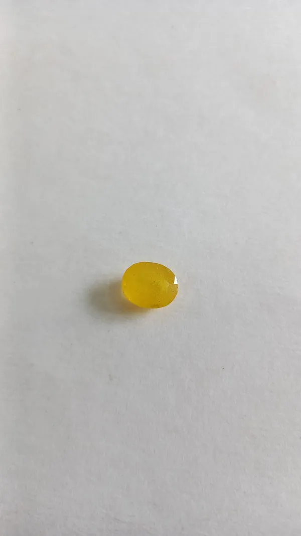 Natural_Created_Yellow_Sapphire_(Pukhraj)__5.05_Carat