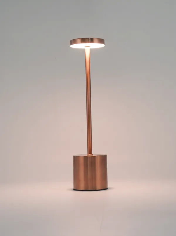 Rose_Gold_Egret_Lamp