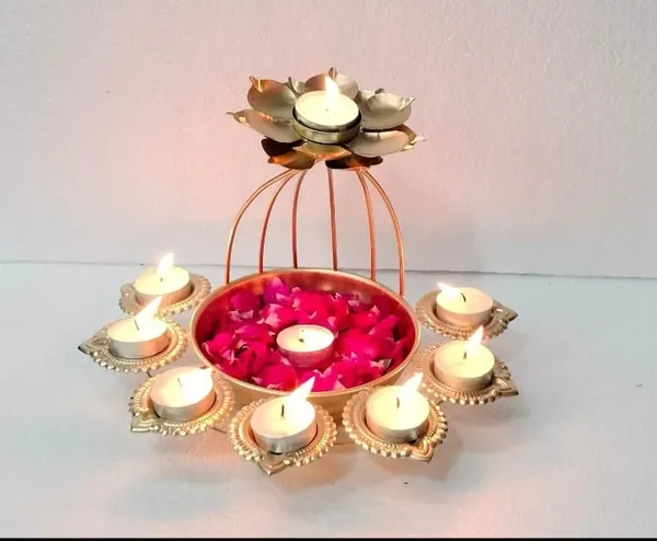 Decorative_Lotus_Candle_Holder_Set_With_Rose_Petals_-_Golden_Finish