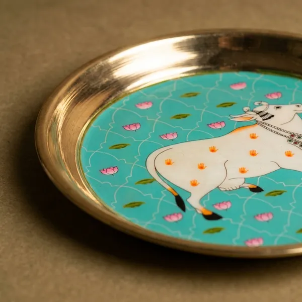 Handcrafted_Decorative_Brass_Plate_With_Kamdhenu_Cow_Art