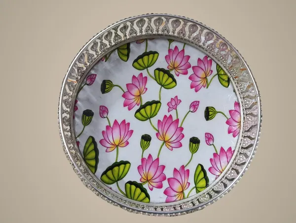 Decorative_Metal_Tray_With_Lotus_Floral_Design